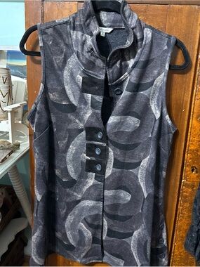 John Mark Vest Women’s Small  Black Gray Long Sleeveless Button Collared